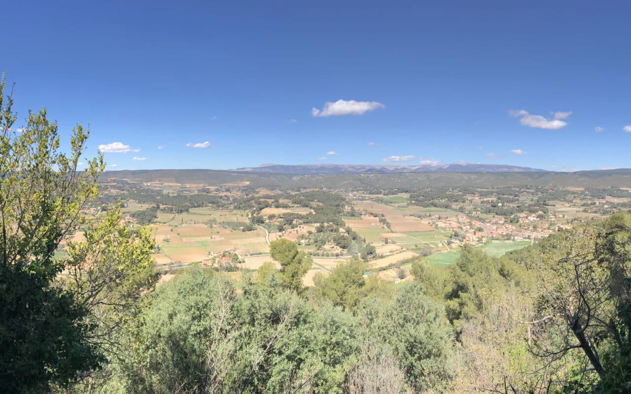 Vue panoramique d'un paysage varois