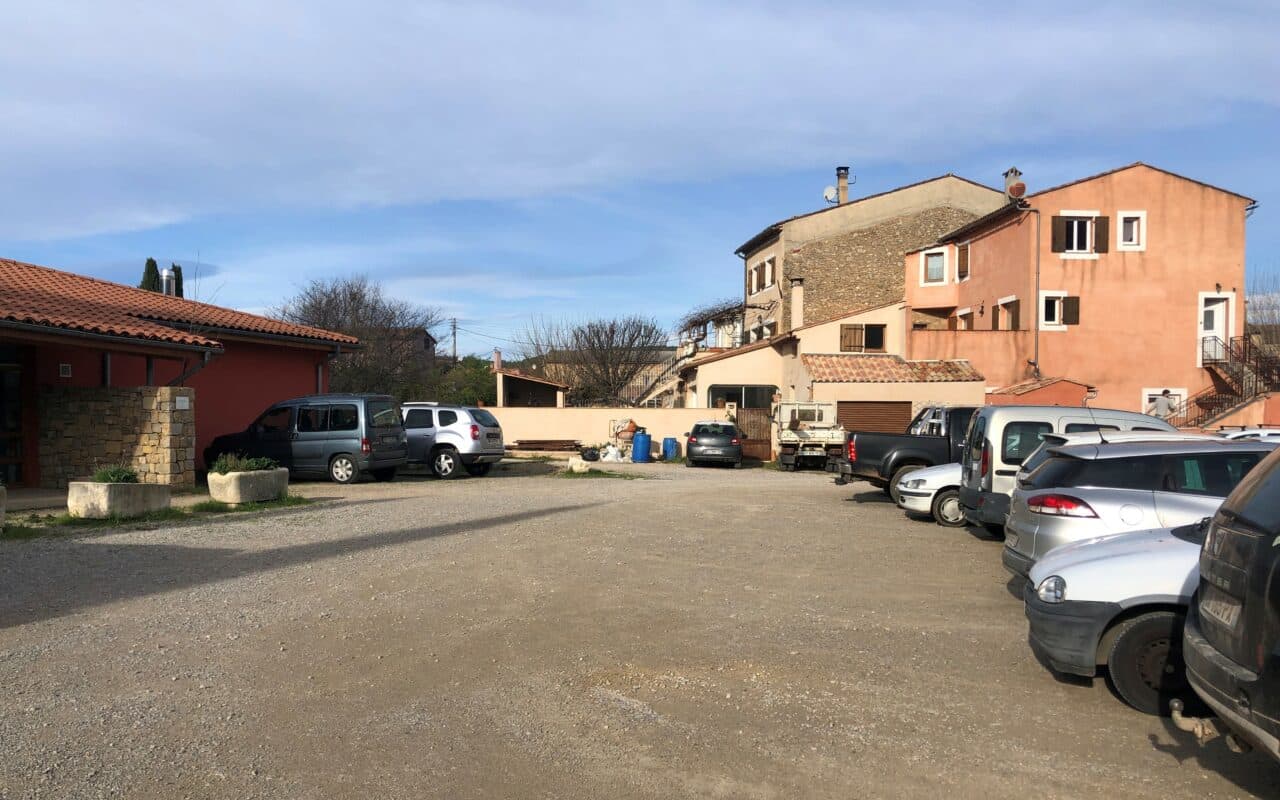 Parking de stationnement de Correns