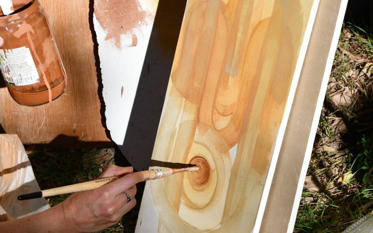 ateliers créatifs pour les enfants à Toulon. Peinture à base de terre