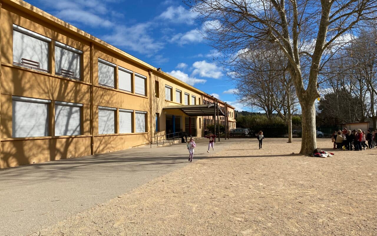 CAUEVar_Conseil_Barjols_Cour-jardin